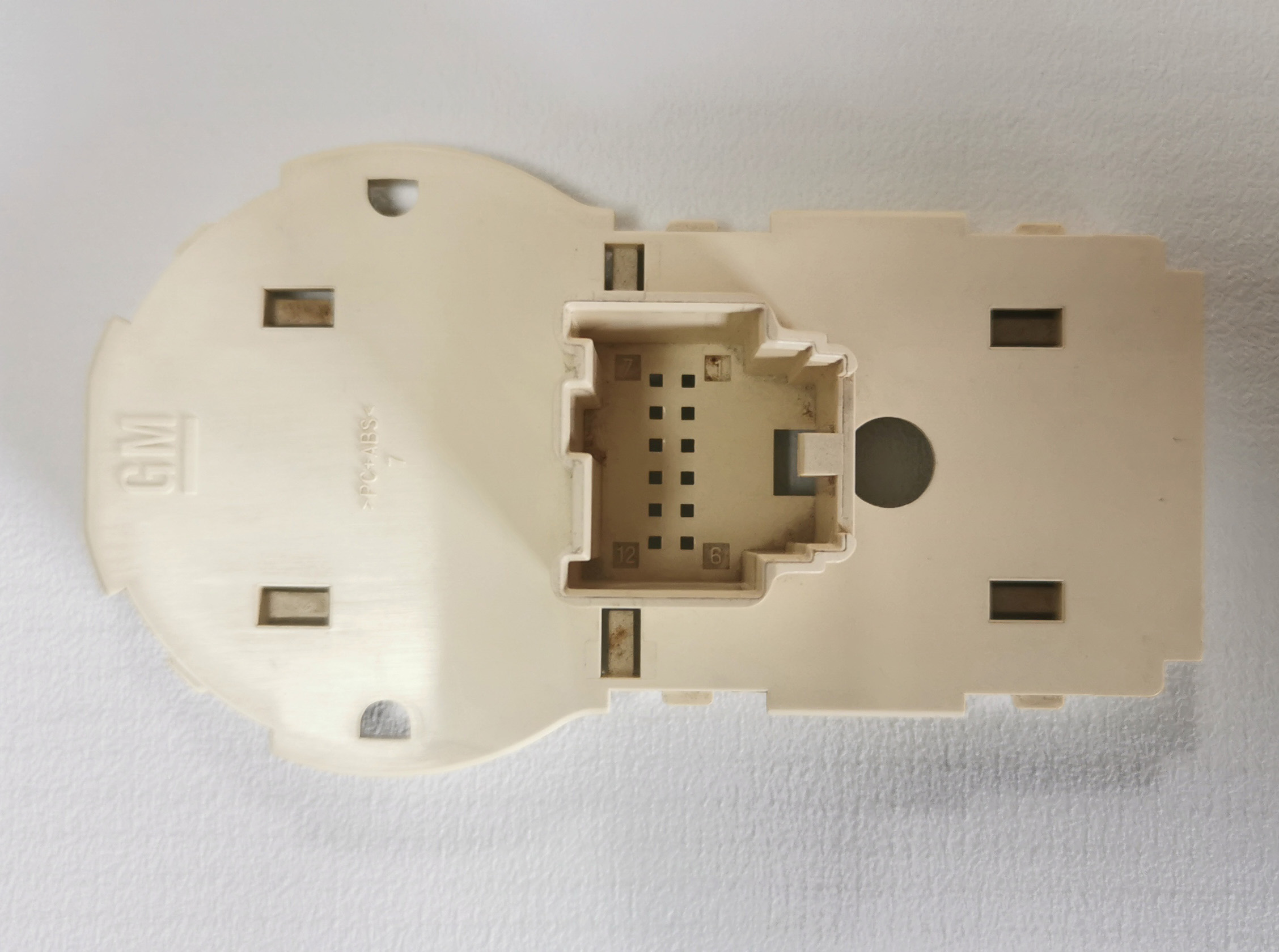 GM项目线束端口底座
